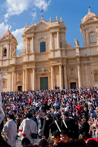 Cattedrale di Noto durante i giorni dell'infiorata